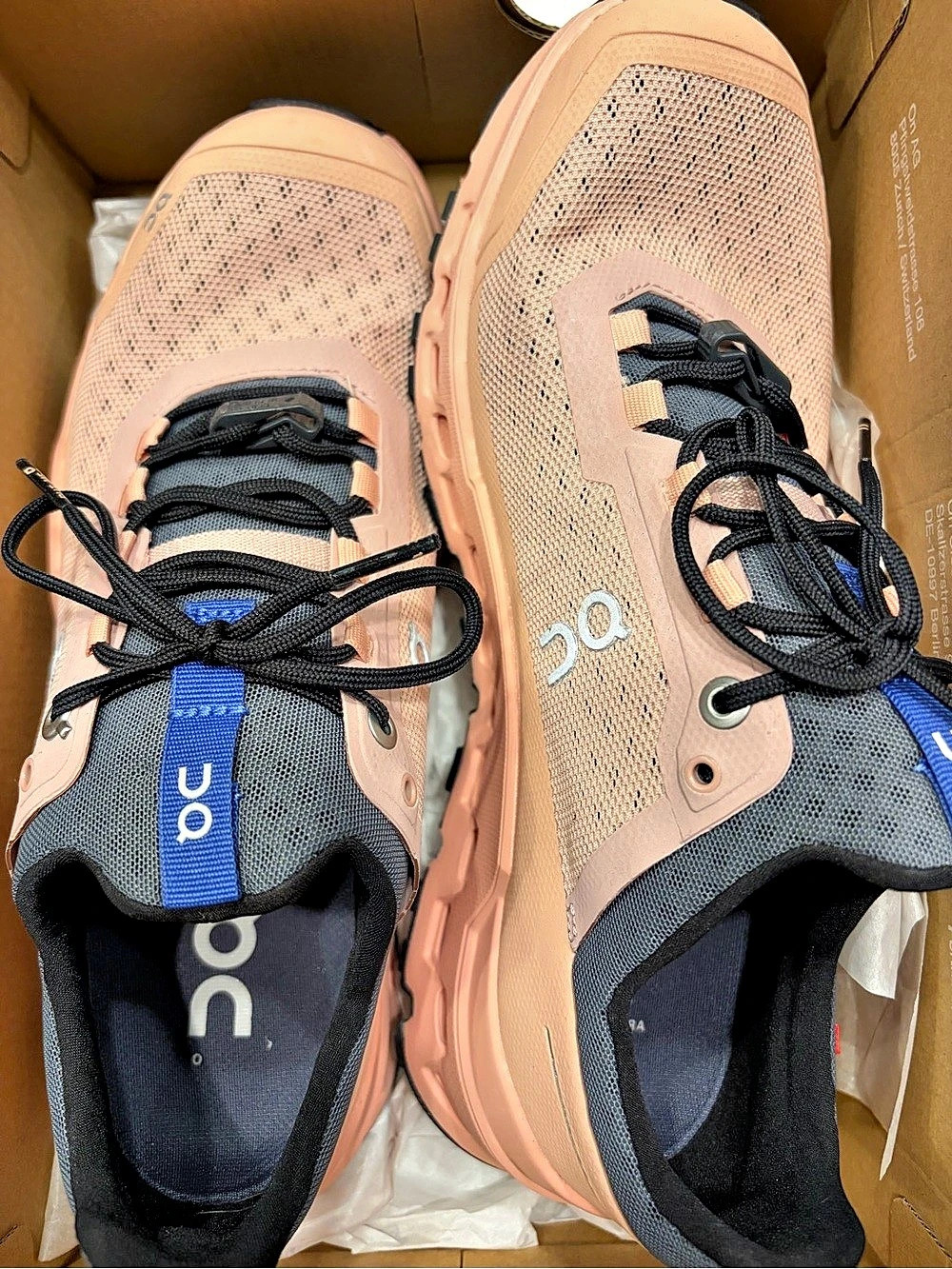 On Cloudultra Athletic Shoes Pink & Black US 8 W Like New